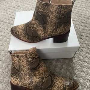 Snakeskin look ankle boot